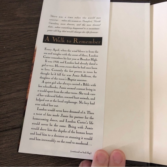 A Walk to Remember by: Nicholas Sparks hardback book - Picture 2 of 7